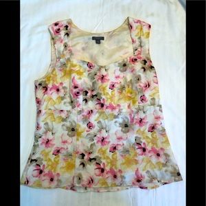 Ann Taylor sleeveless shirt.  Size 4P.  Cute floral print.